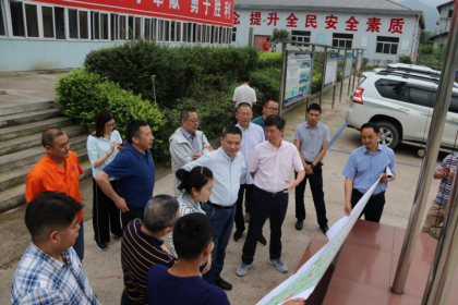 四川省交投集團公司黨委副書記、副董事長、總經(jīng)理周黎明到仁沐新LJ18標(biāo)項目部檢查指導(dǎo)工作