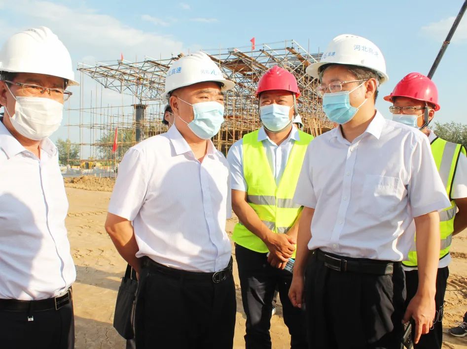 河北高速集團(tuán)黨委副書記、副董事長、總經(jīng)理楊榮博深入石家莊東、石家莊南收費站改建工程項目檢查工作