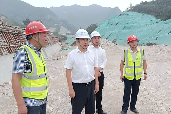 川交公司黨委書記、董事長(zhǎng)杜江林赴北京門頭溝區(qū)國(guó)道108項(xiàng)目檢查指導(dǎo)工作