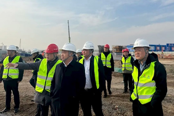 川交公司黨委書記、董事長(zhǎng)杜江林赴河北中堡村項(xiàng)目檢查指導(dǎo)工作