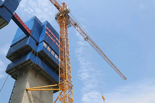 大墊高速（四川境）TJ3標(biāo)項(xiàng)目部引入塔吊螺母松動預(yù)警監(jiān)測系統(tǒng)